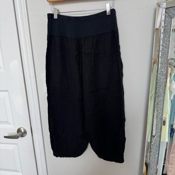 Italian Linen Cropped Pants – Boho Minimalist Black with Button Details M/L - Picture 7 of 7